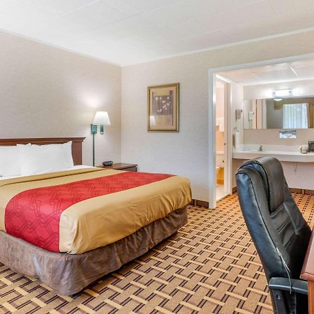 Rodeway Inn Mystic Εξωτερικό φωτογραφία